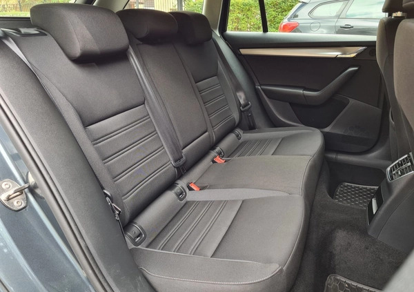 Skoda Octavia cena 69900 przebieg: 142442, rok produkcji 2019 z Łódź małe 407